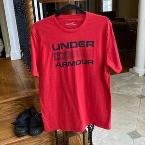UNDER ARMOUR T-shirt